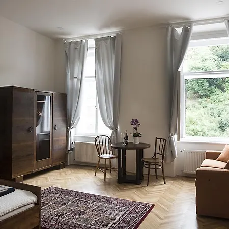 150m2 Lux. Flat - Castle View, Breakfast Incl. Praag