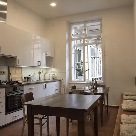 150m2 Lux. Flat - Castle View, Breakfast Incl. Praag