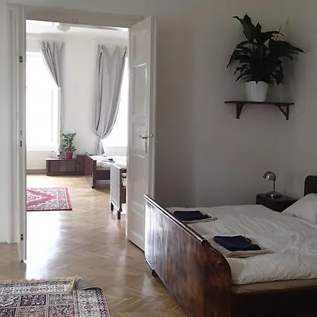 Holiday home 150m2 Lux. Flat - Castle View, Breakfast Incl. Prague