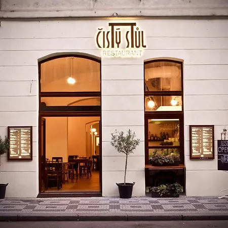150m2 Lux. Flat - Castle View, Breakfast Incl. * Prague